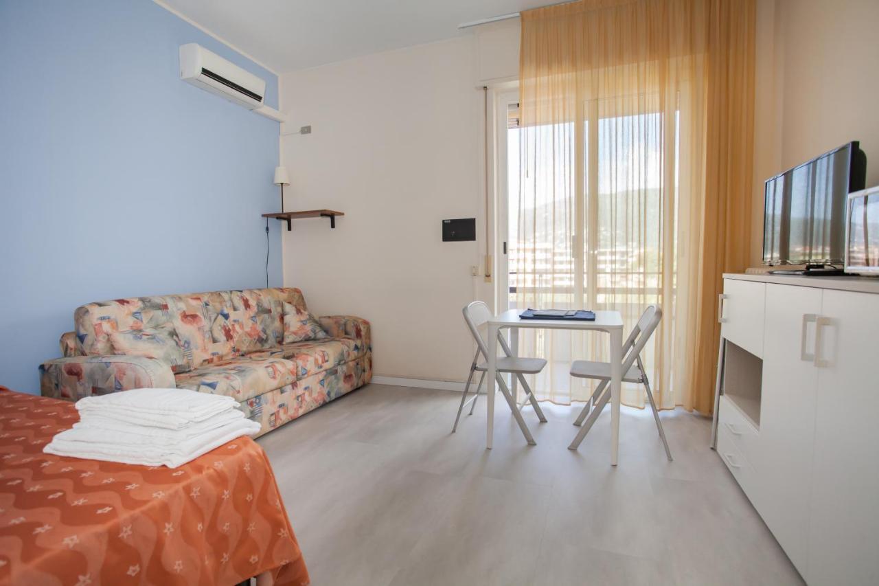 Residence La Palma Marina dʼMarina dʼAndora Exterior foto